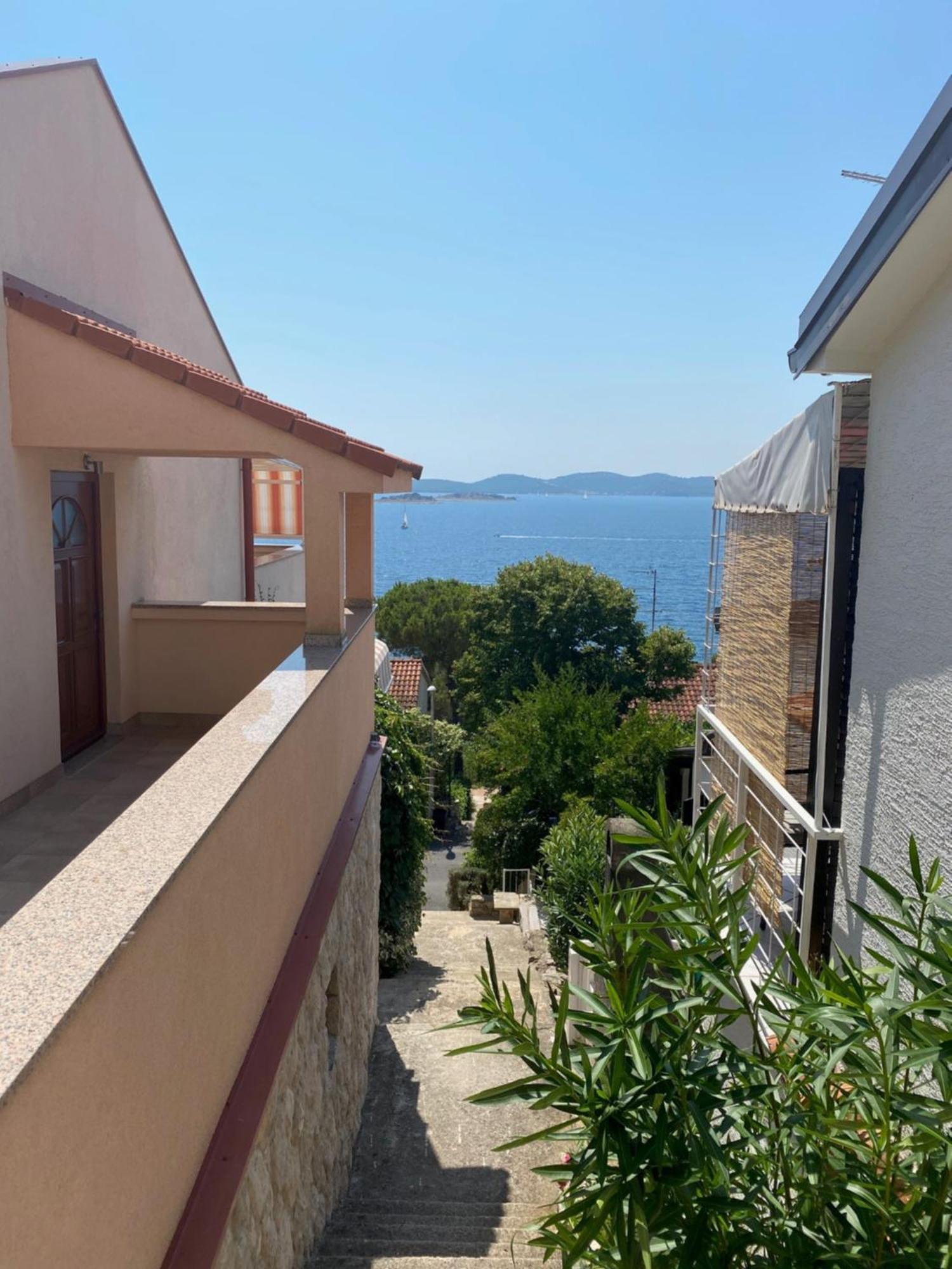 Apartment Mona 1, Fantastischer Meerblick Drage Ngoại thất bức ảnh